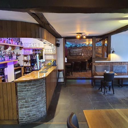 Dragon Inn Crickhowell Eksteriør billede