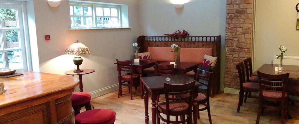 Dragon Inn Crickhowell Eksteriør billede
