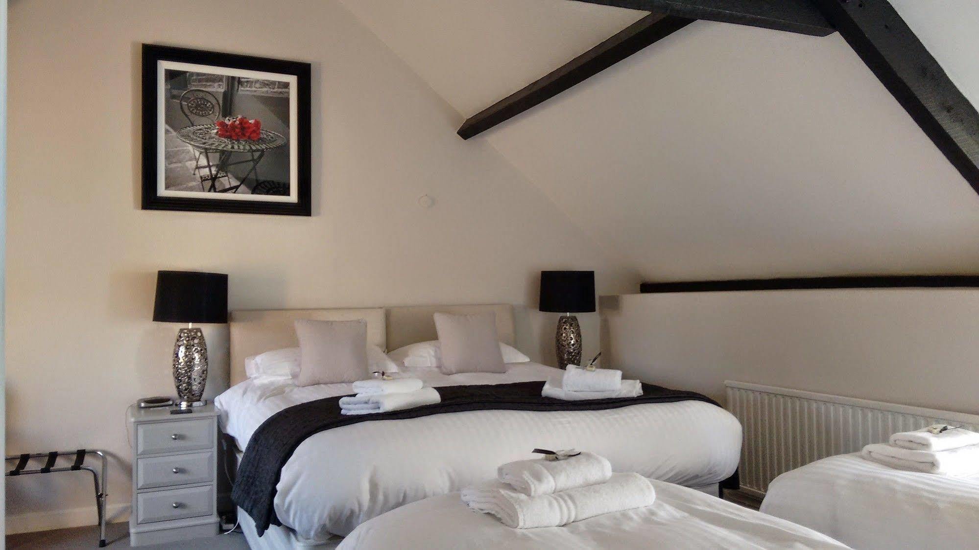 Dragon Inn Crickhowell Eksteriør billede